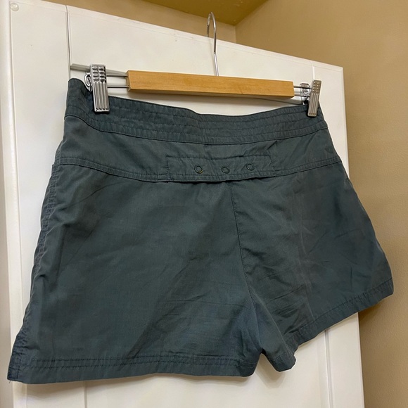 Puma Women’s Athletic Shorts - Picture 3 of 5